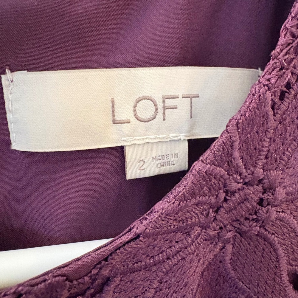LOFT Aubergine‎ Scalloped Lace Dress Size 2 - Picture 5 of 9